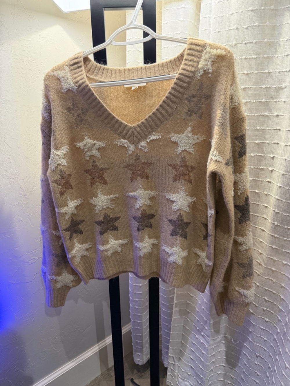 ILLA ILLA Beige Star V-Neck Sweater